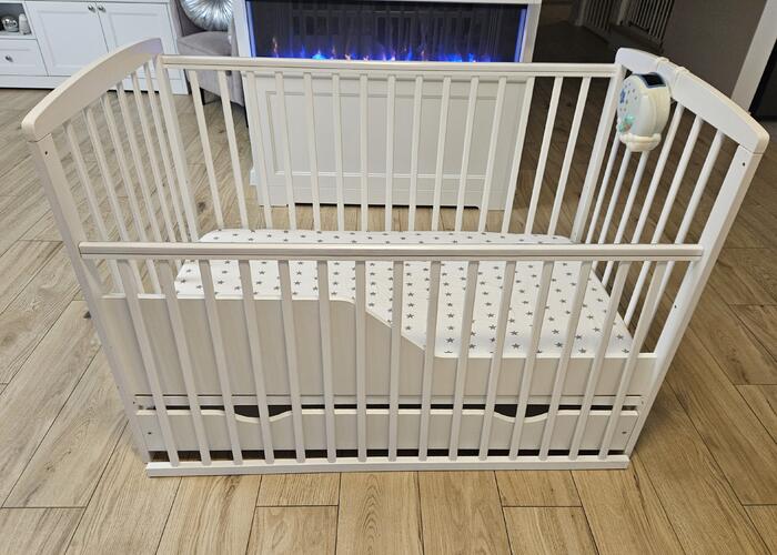 Grajewo ogłoszenia: Sprzedam łóżeczko dziecięce z materacem o wym.120x60
Stan idealny