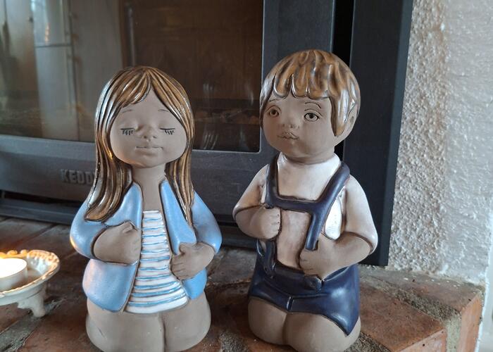 Grajewo ogłoszenia: Sprzedam ceramiczna starą parę figurek wysokość 23cm stan idealny