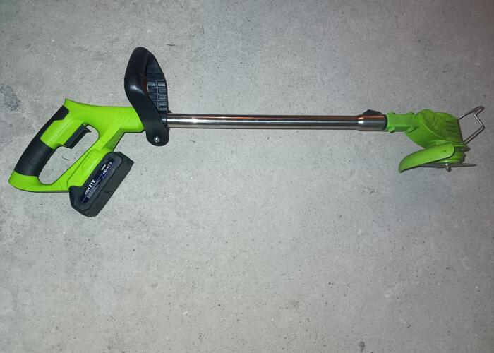 Grajewo ogłoszenia: Sprzedam podkaszarke akumulatorową+ 2 baterie w bd stanie